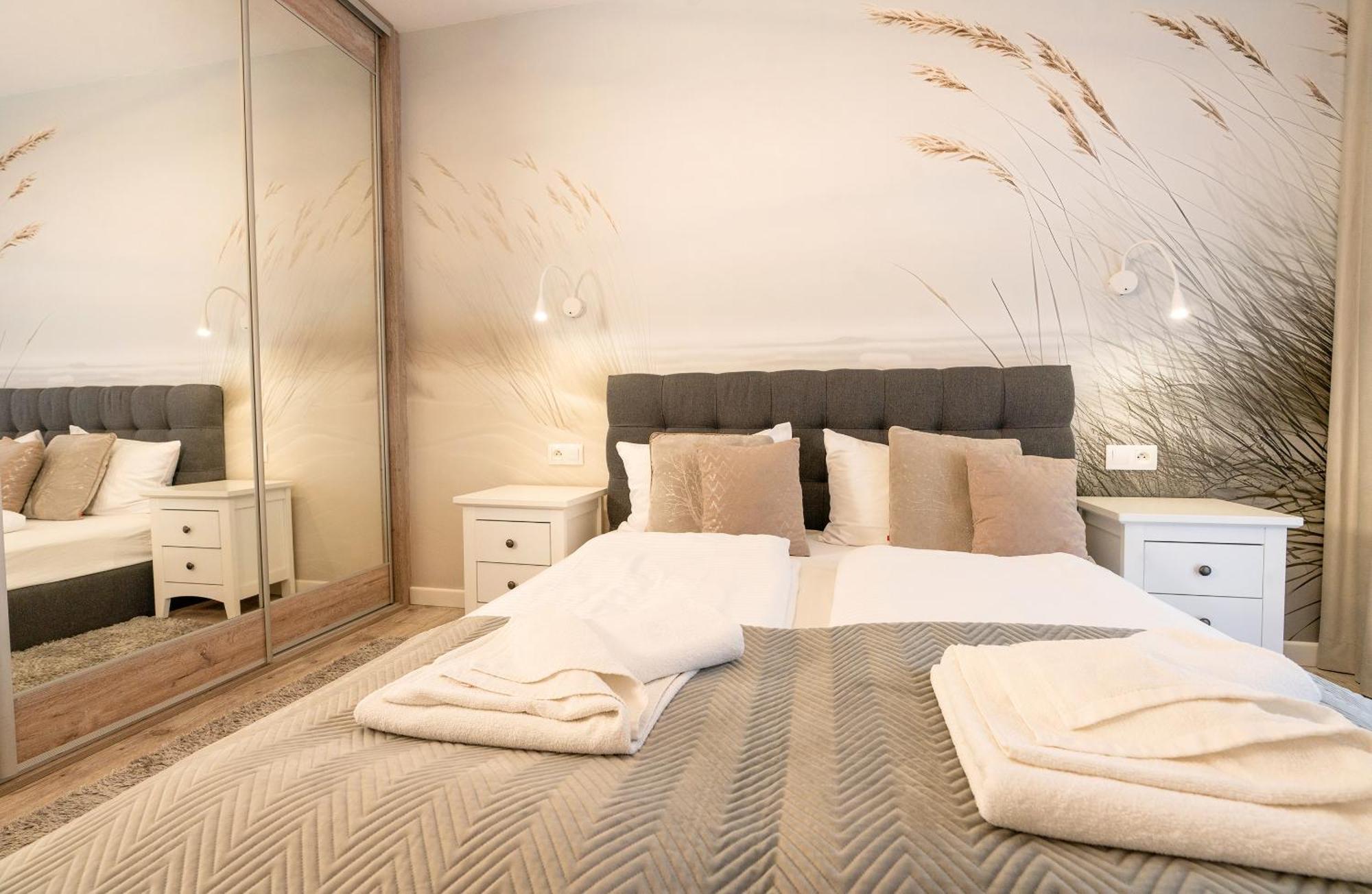 Apartment Przy Latarni Morskiej Z Garazem Kolobrzeg